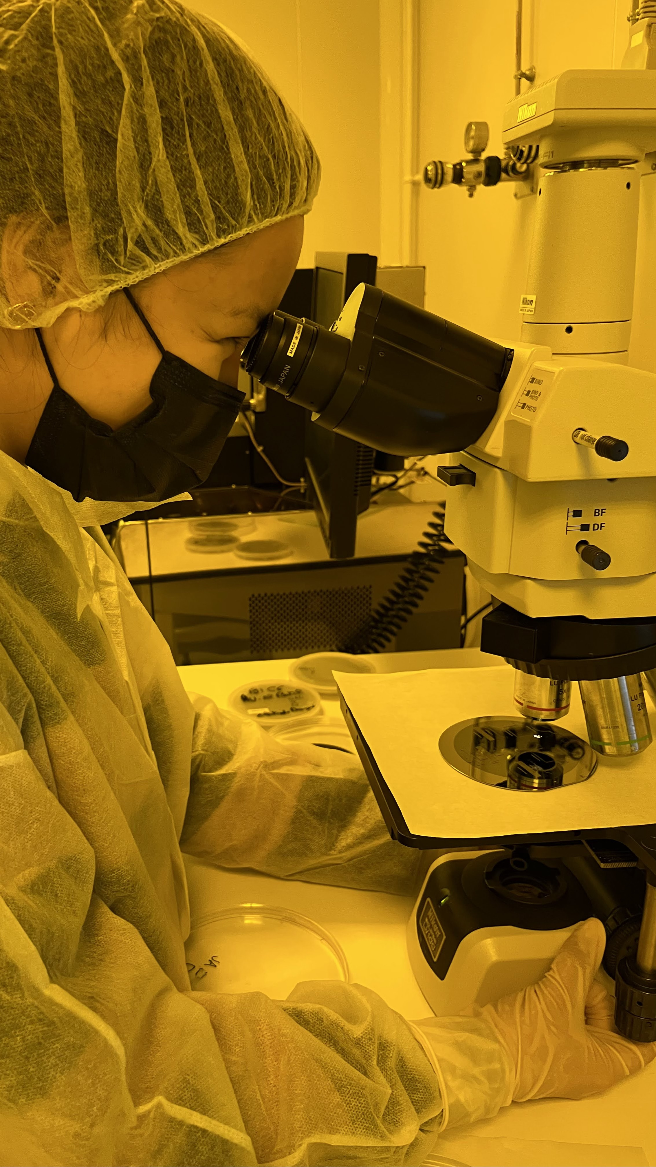 22/02/2022: Checking our chips in the clean room